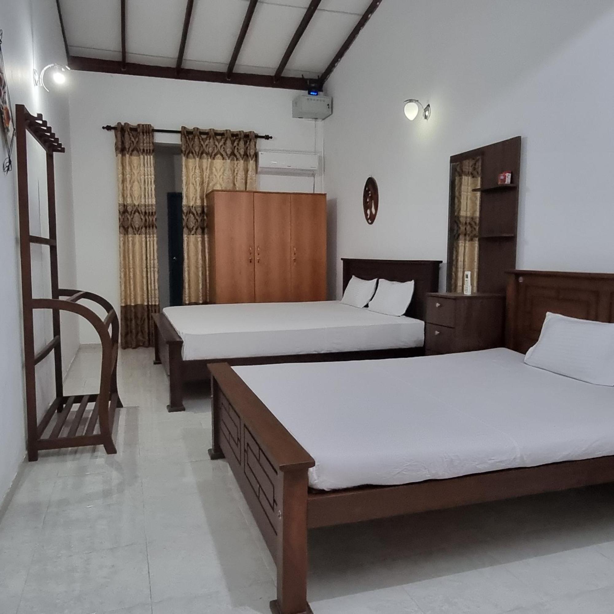 White Win Villa Elewala Room photo