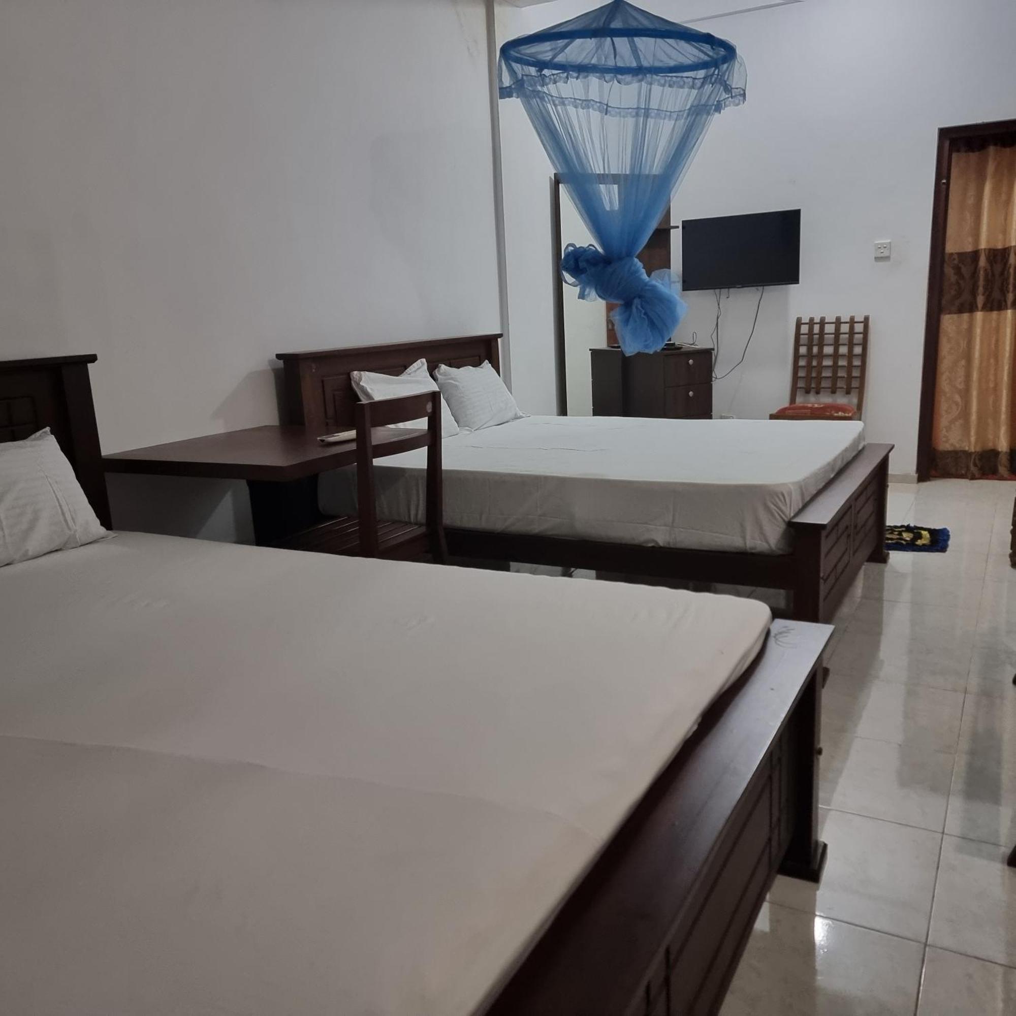 White Win Villa Elewala Room photo